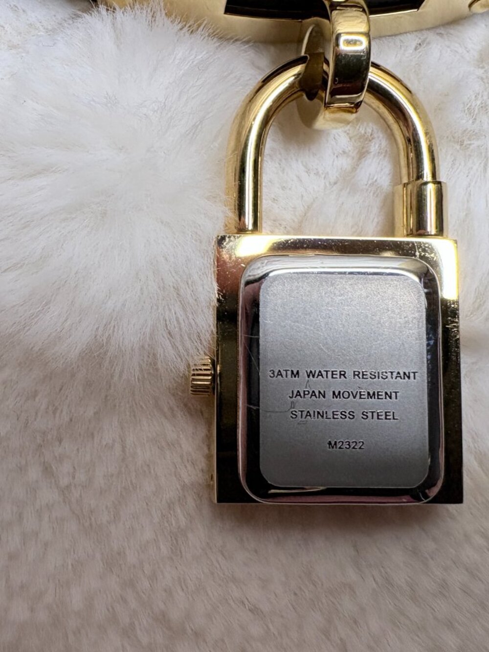 Luxury Kelly Style Padlock Wristwatch Bracelet in Gold Tone - Picture 6 of 8